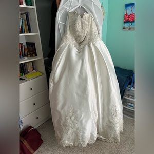 Wedding dress